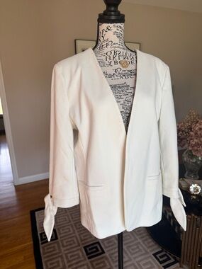 Jules & Leopold Cream Open-Front Blazer
